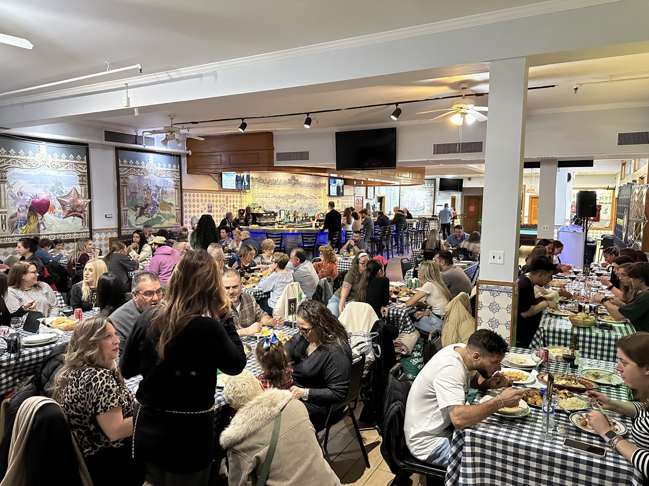 Friday Night Dinner & Dance – The Best Family Night Out!